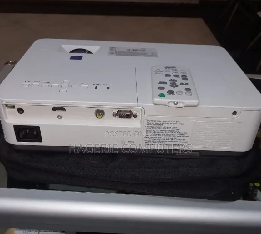 Brand New SONY Projector VPL-Dx221