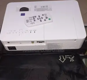 Brand New SONY Projector VPL-Dx221