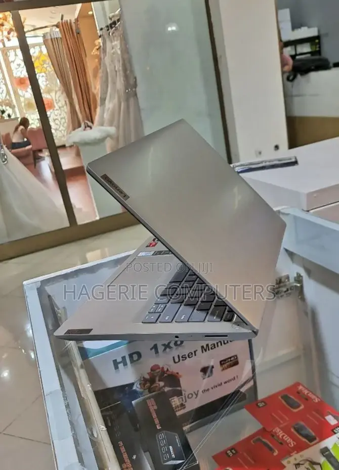 New Laptop Lenovo IdeaPad Z585 8GB AMD Ryzen 5 HDD+SSD 640GB