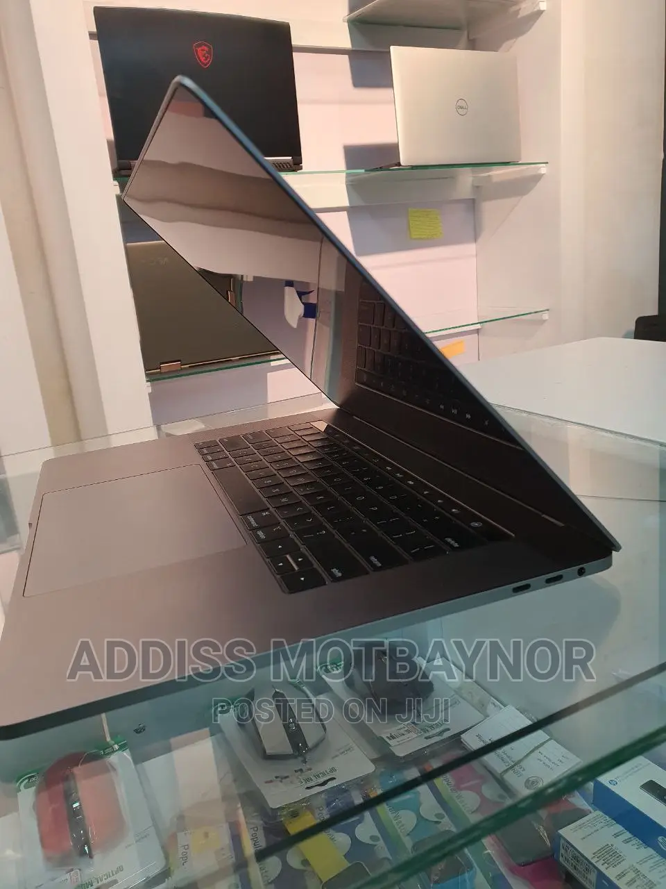 New Laptop Apple MacBook Pro 2019 16GB Intel Core I9 SSD 512GB