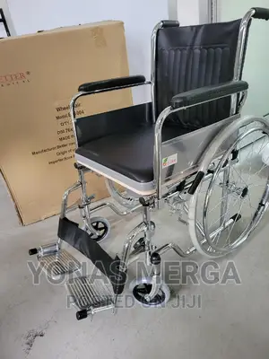 Toilet Use Wheelchair Solid Castor Solid Rear Wheel