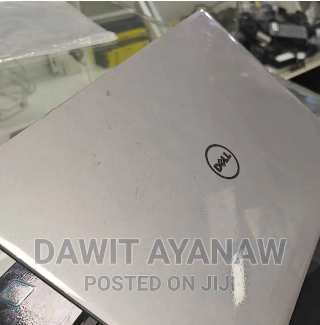 New Laptop Dell XPS 15 8GB Intel Core I5 SSD 256GB