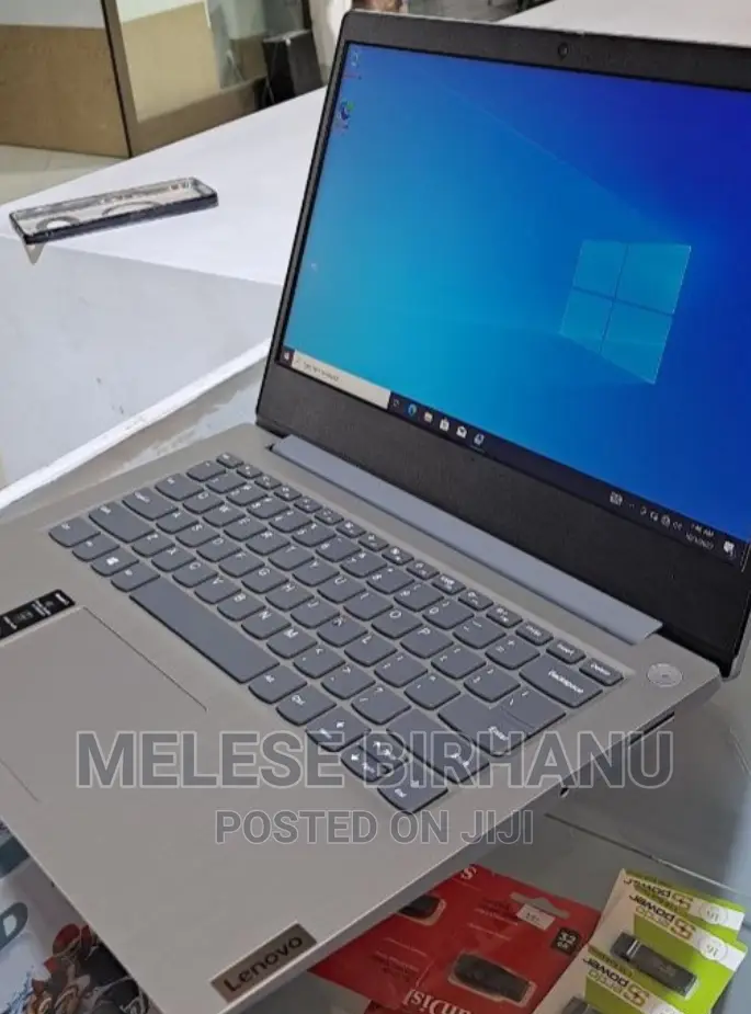 New Laptop Lenovo 8GB AMD Ryzen 5 HDD+SSD 500GB