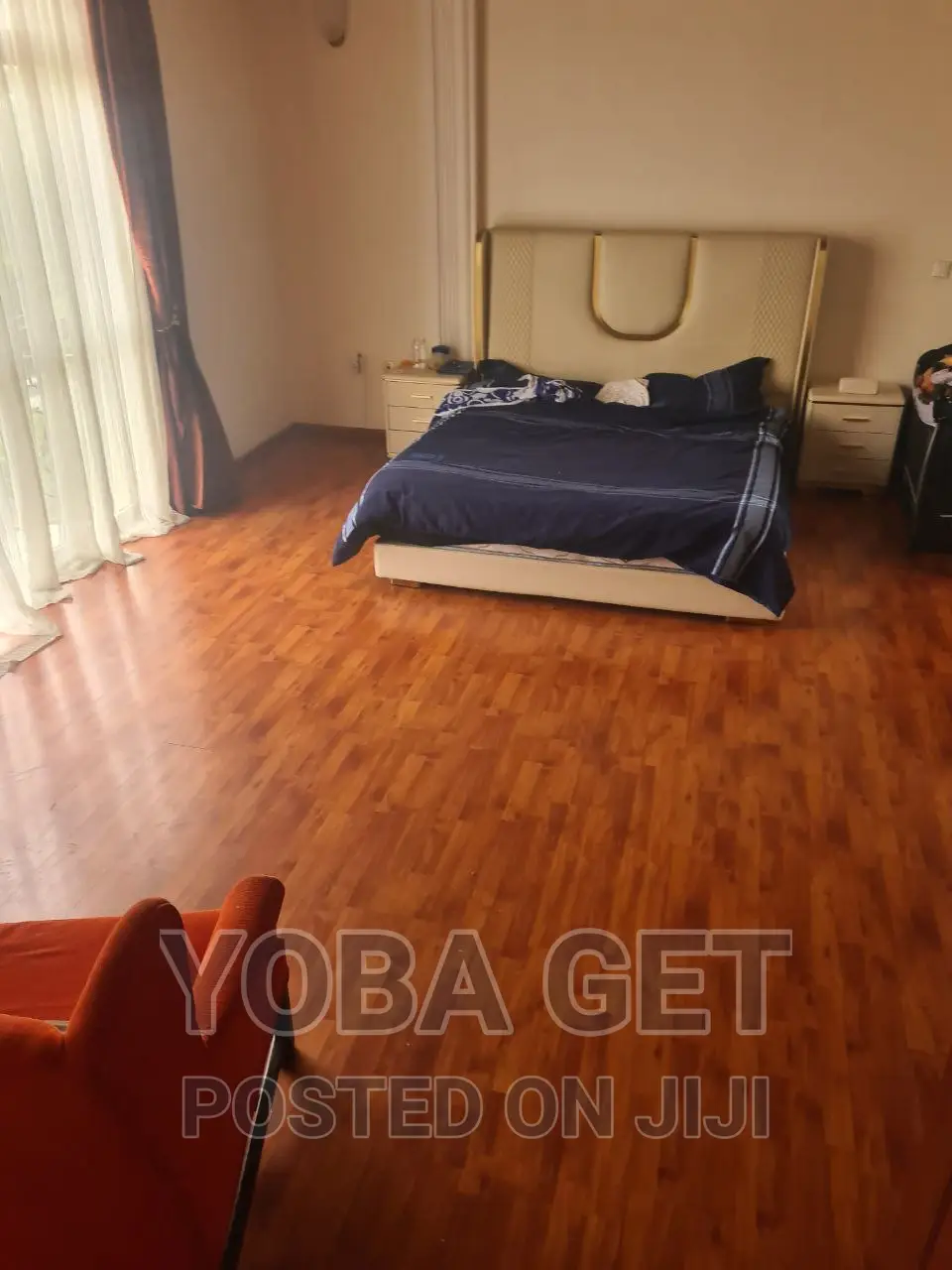 Furnished 9bdrm House in አስቸካይ የሚሸጥ ቤት, Bole for sale