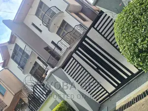 Furnished 9bdrm House in አስቸካይ የሚሸጥ ቤት, Bole for sale