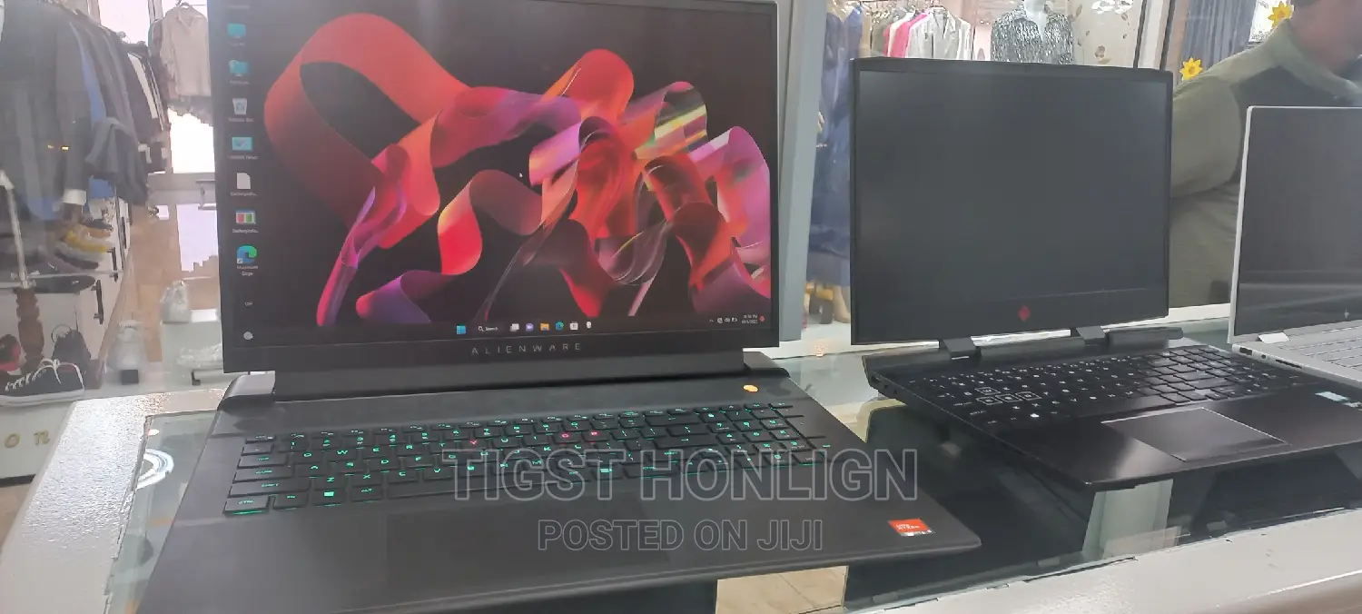 New Laptop Alienware Area-51m 32GB AMD Ryzen 9 SSD 1T