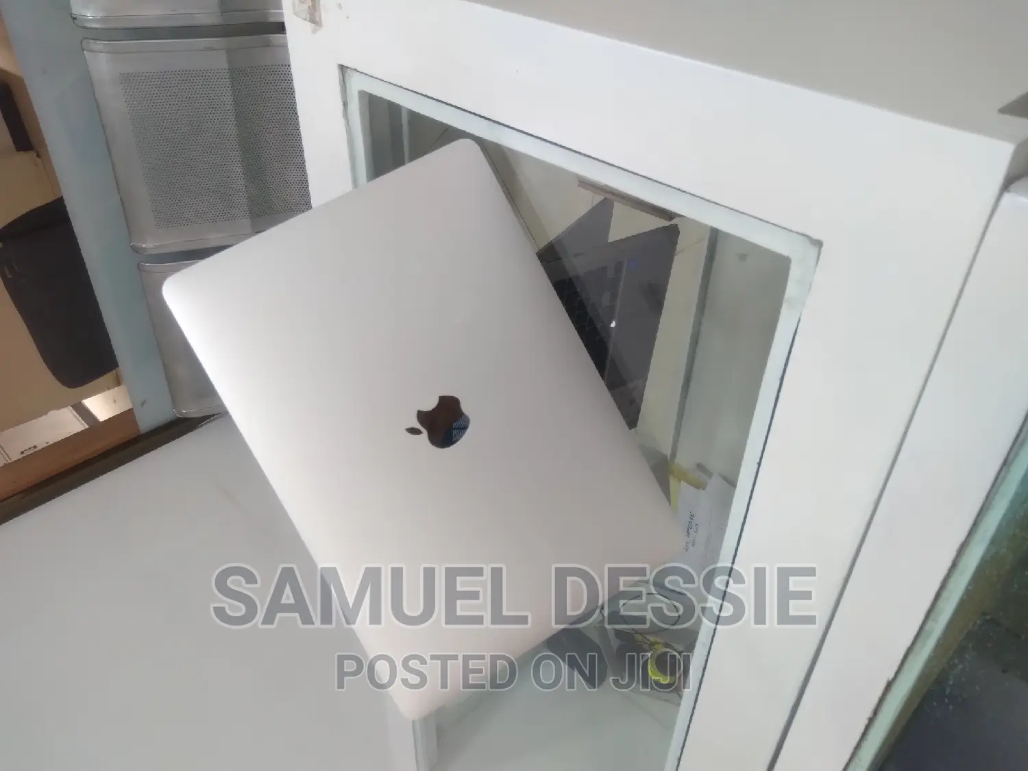 New Laptop Apple MacBook Air 2020 M1 8GB Apple M1 SSD 256GB