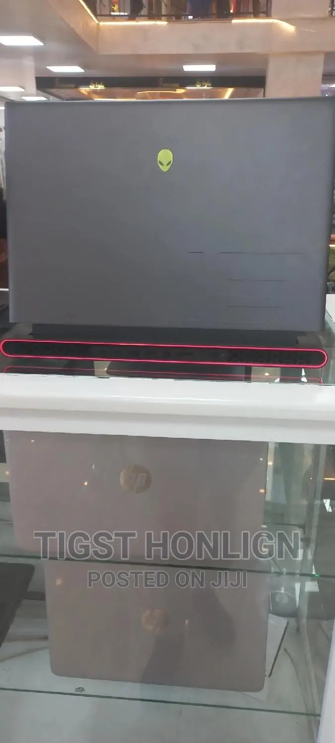 New Laptop Alienware Area-51m 32GB AMD Ryzen 9 SSD 1T