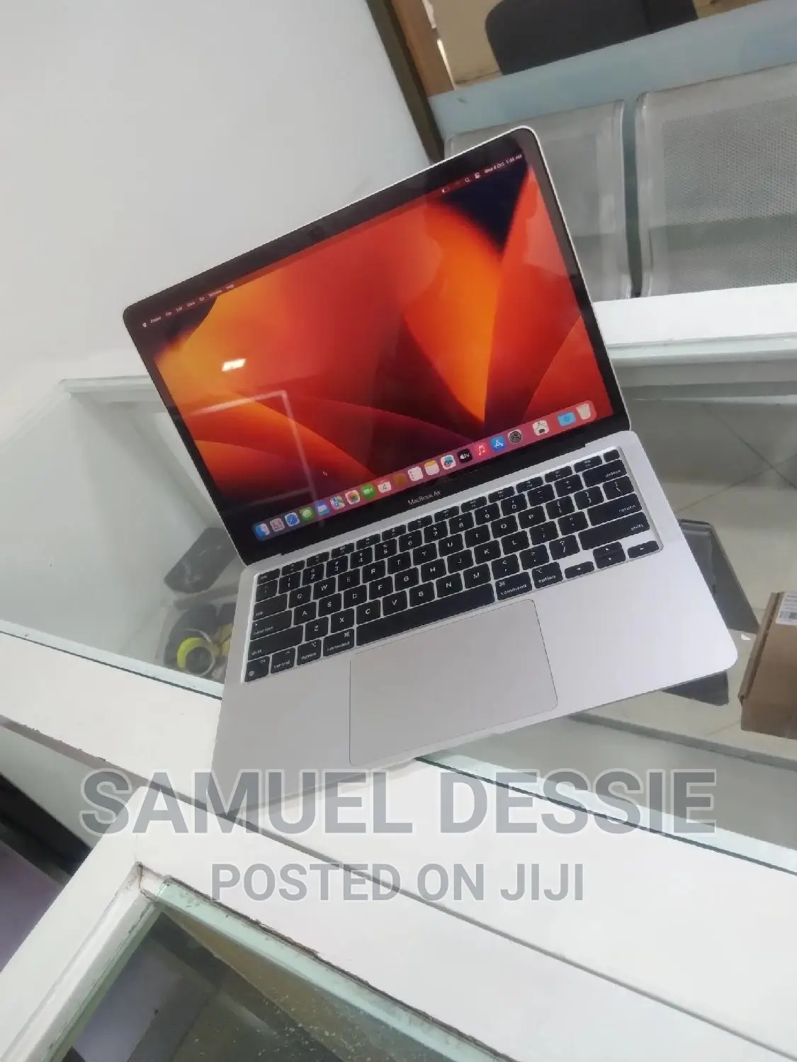 New Laptop Apple MacBook Air 2020 M1 8GB Apple M1 SSD 256GB