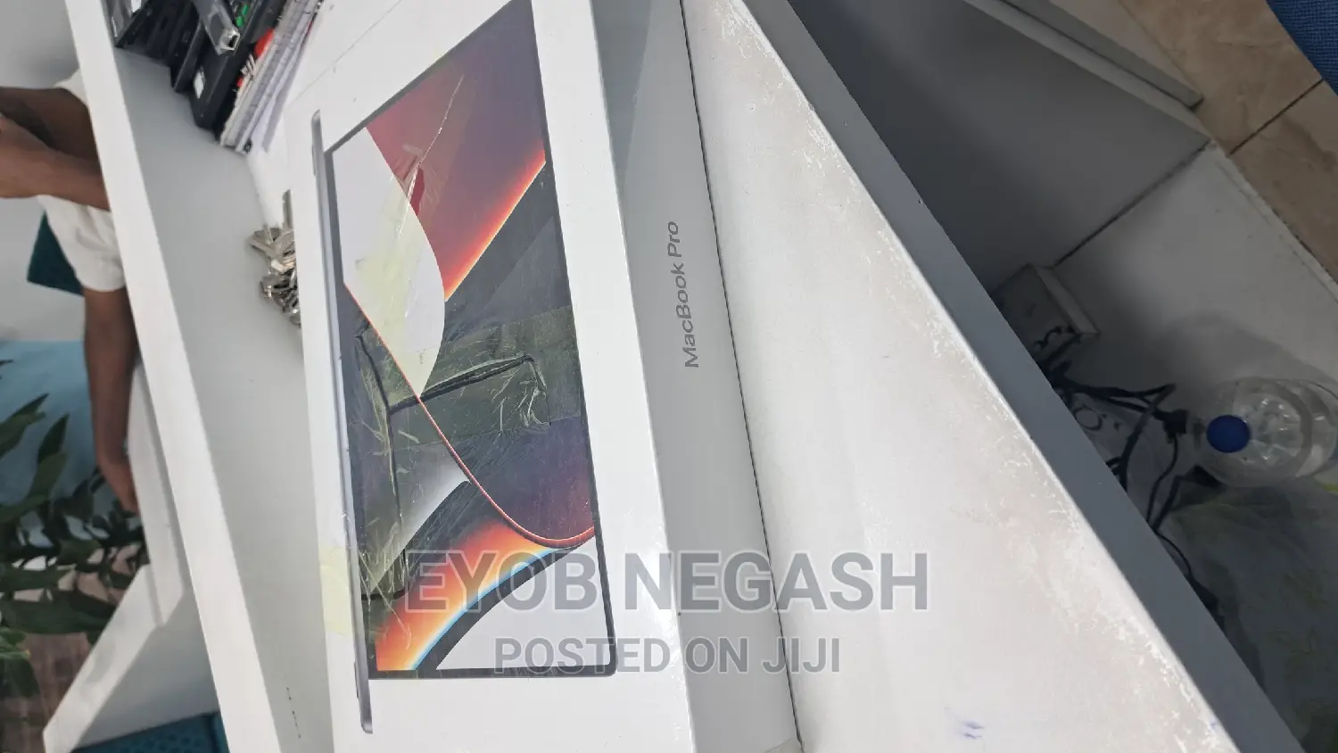 New Laptop Apple MacBook Pro 2023 M2 16-Inch 8GB Apple M2 SSD 256GB