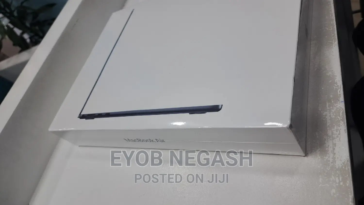 New Laptop Apple MacBook Air 2022 M2 8GB Apple M2 SSD 256GB