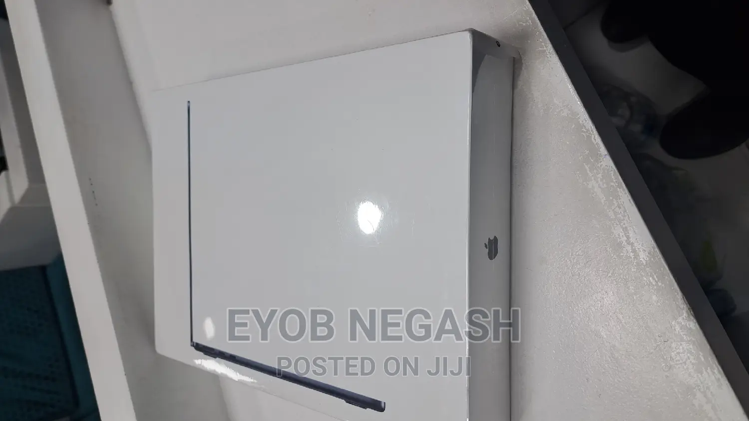 New Laptop Apple MacBook Air 2022 M2 8GB Apple M2 SSD 256GB