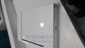 New Laptop Apple MacBook Air 2022 M2 8GB Apple M2 SSD 256GB