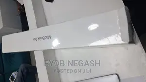 New Laptop Apple MacBook Air 2022 M2 8GB Apple M2 SSD 256GB