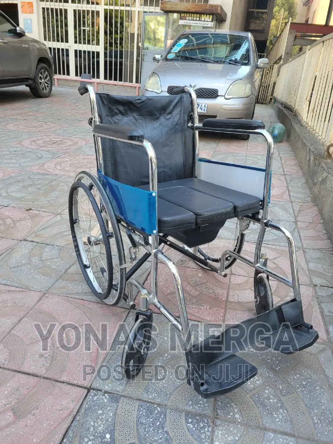 Commode Latest 2022top Sell Foldable Manual Steel Wheelchair