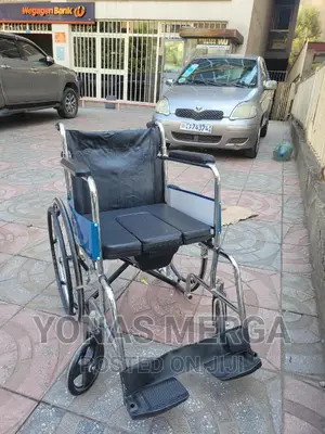 Commode Latest 2022top Sell Foldable Manual Steel Wheelchair