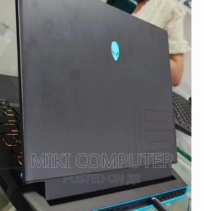 New Laptop Alienware M17x R2 32GB Intel Core I9 SSD 1T