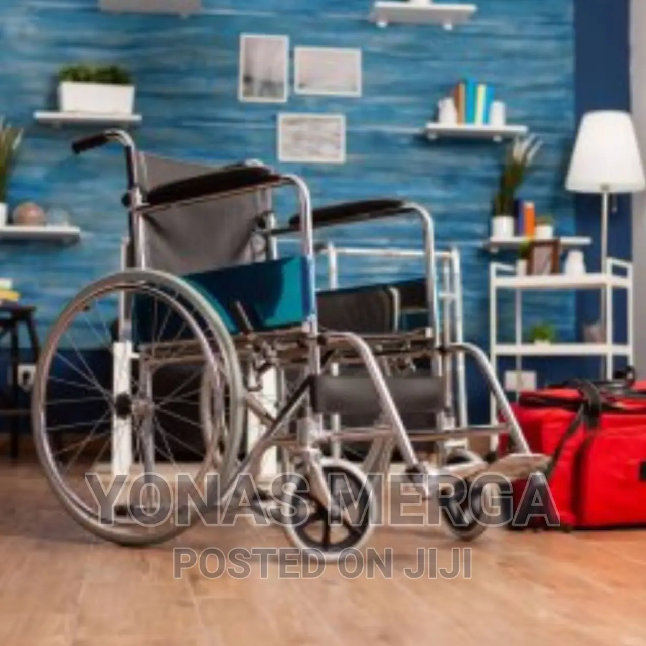 Aluminum Wheelchair Huge Weights Ensure Easy Maneuverability