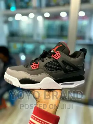 Photo - Jordan 4 Orginal