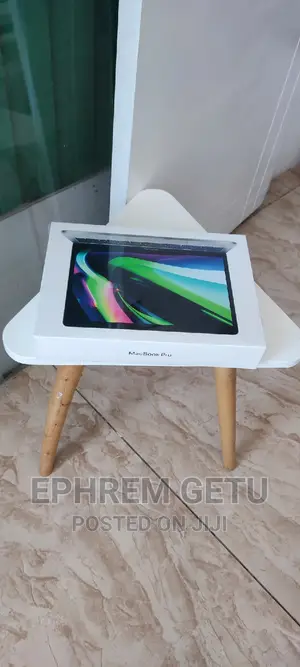 New Laptop Apple MacBook Pro 2023 M2 8GB Apple M2 SSD 256GB