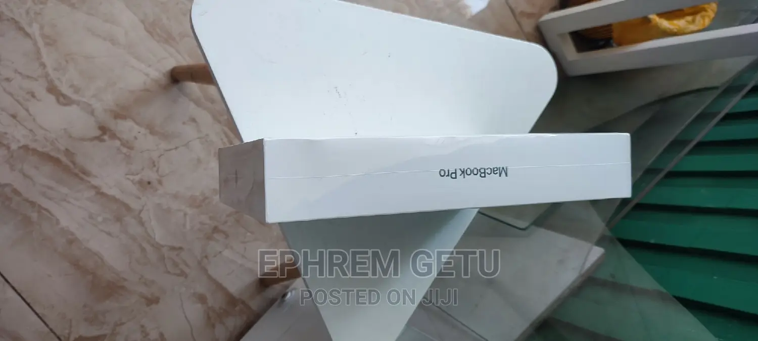 New Laptop Apple MacBook Pro 2023 M2 8GB Apple M2 SSD 256GB