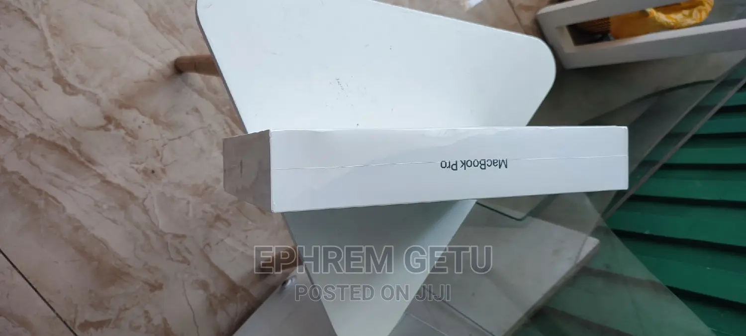 New Laptop Apple MacBook Pro 2023 M2 8GB Apple M2 SSD 256GB