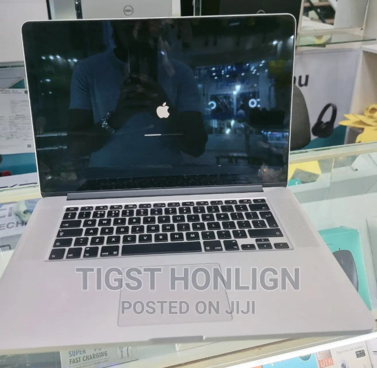 New Laptop Apple MacBook Pro 16GB Intel Core I7 SSD 256GB