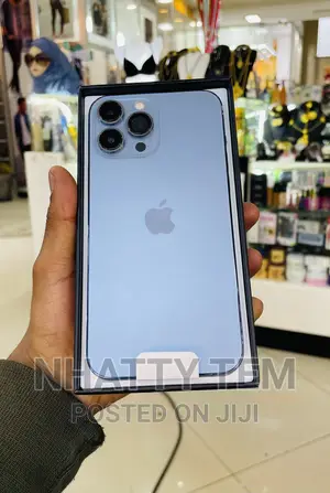 Photo - New Apple iPhone 13 Pro Max 256 GB Blue