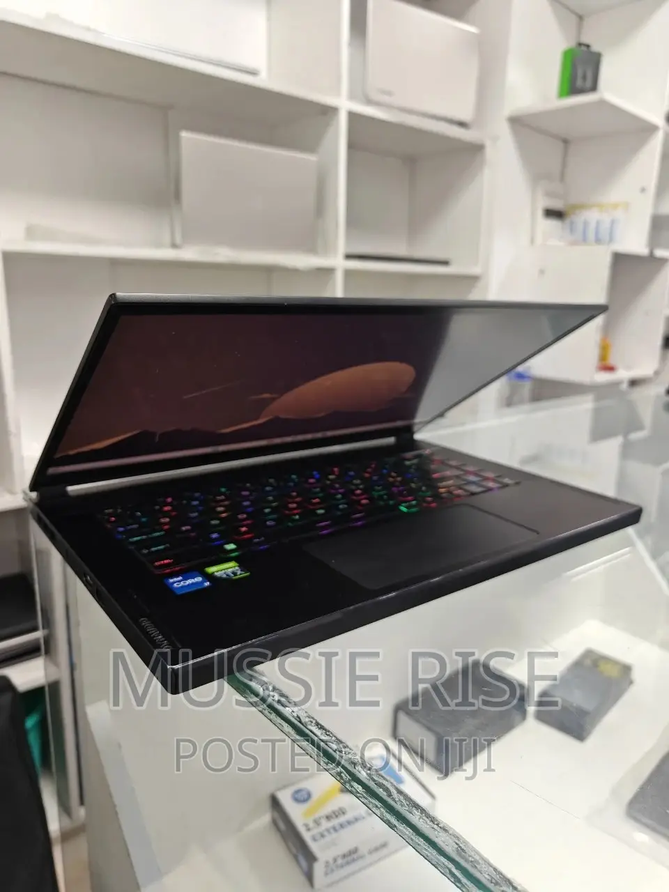 Laptop MSI GS66 Stealth 10SGS 16GB Intel Core I7 SSD 1T