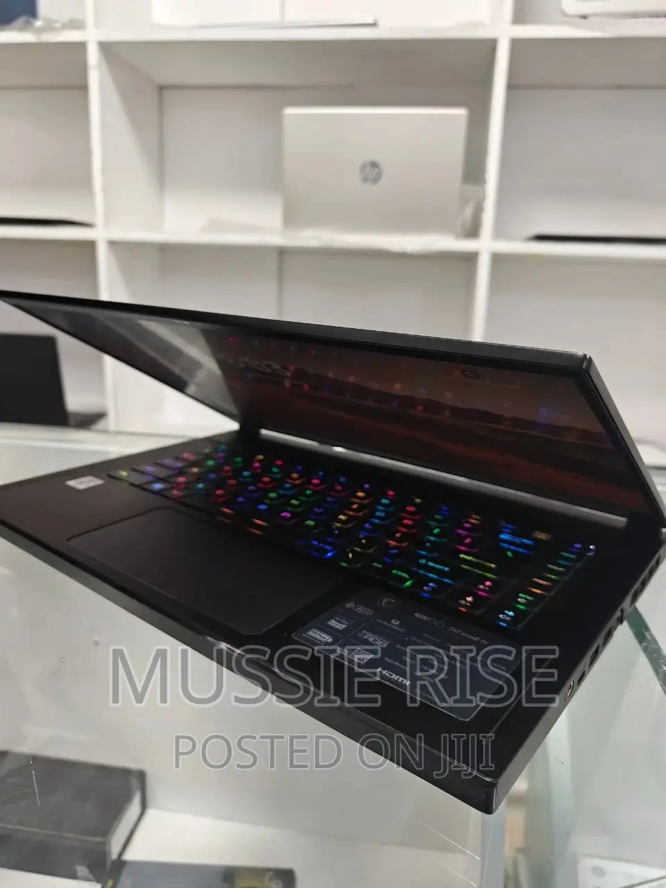 Laptop MSI GS66 Stealth 10UH 16GB Intel Core I7 SSD 1T