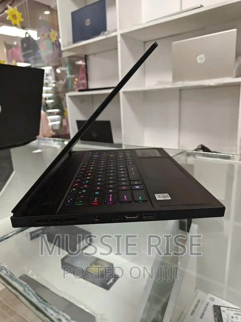 Laptop MSI GS66 Stealth 10UH 16GB Intel Core I7 SSD 1T