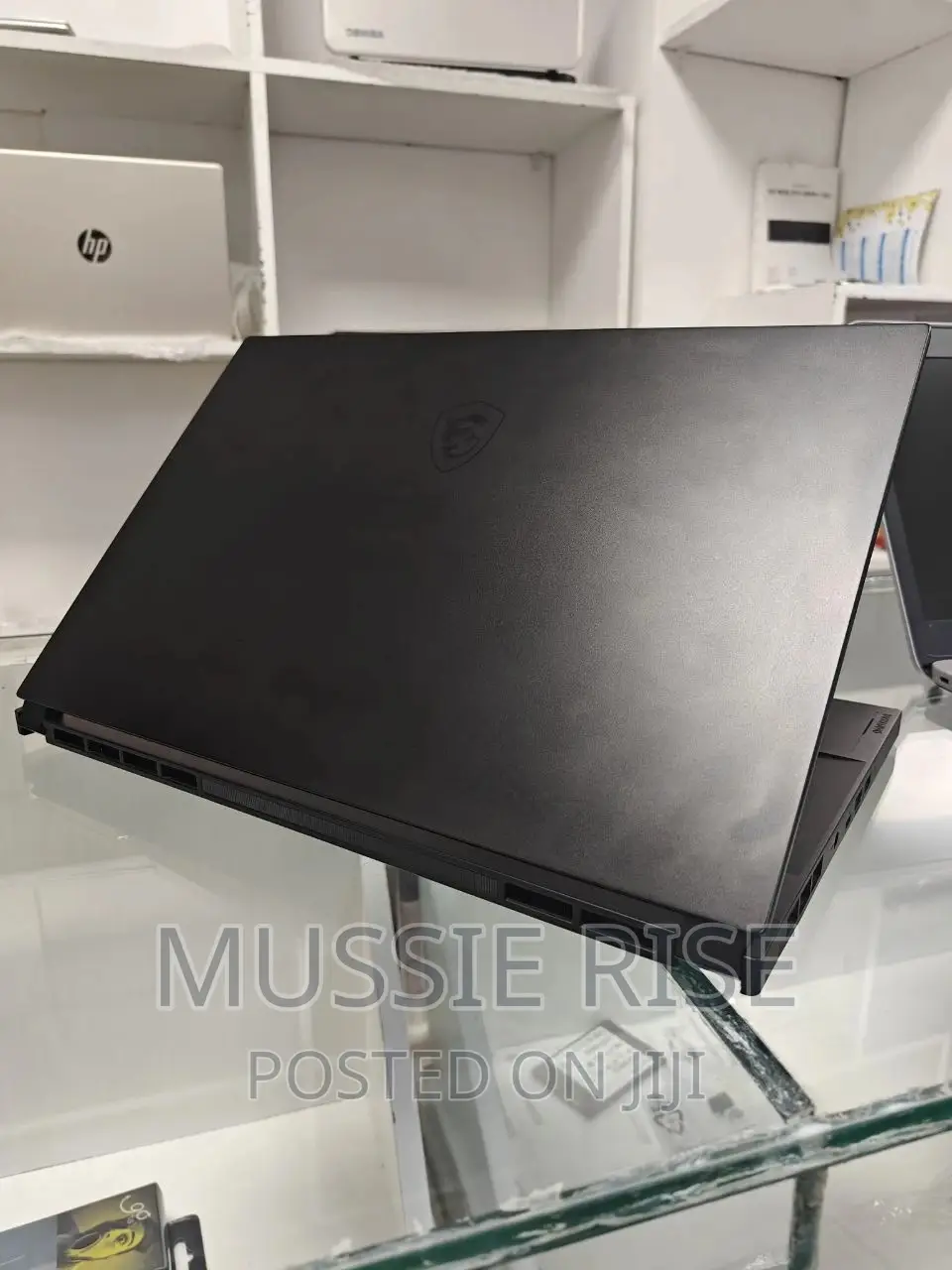 Laptop MSI GS66 Stealth 10UH 16GB Intel Core I7 SSD 1T