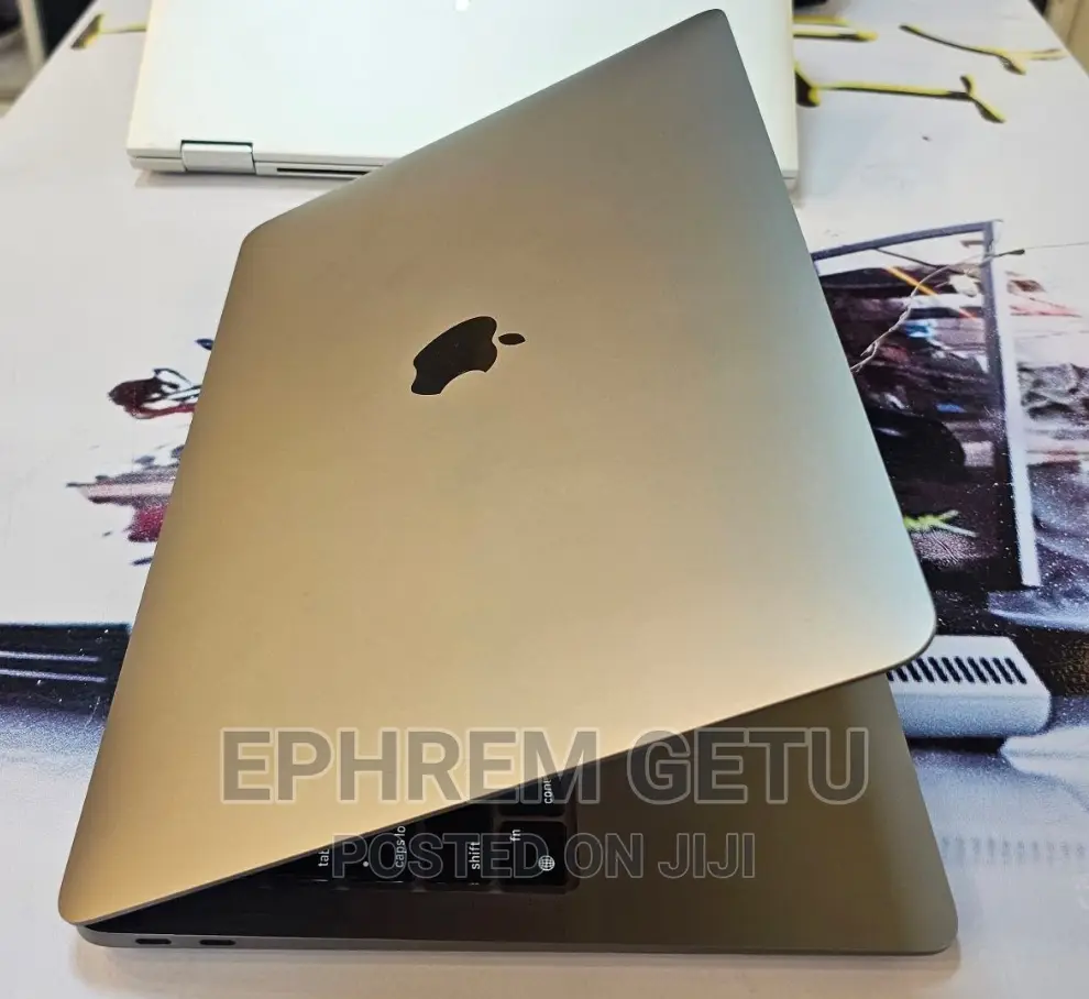 New Laptop Apple MacBook Air 2020 M1 8GB Apple M1 SSD 256GB