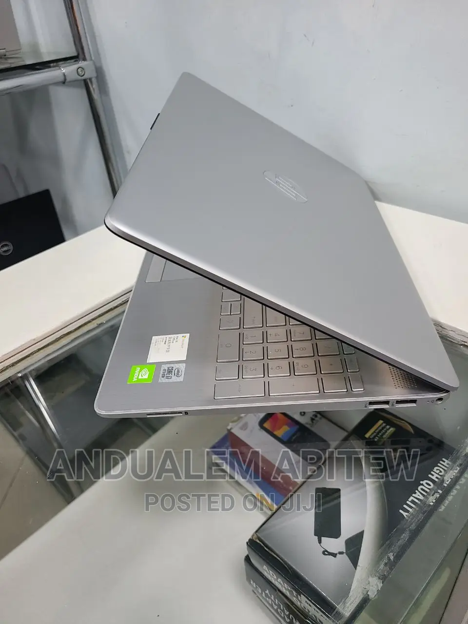 New Laptop HP Stream Notebook 8GB Intel Core I7 SSHD+SSD 1T