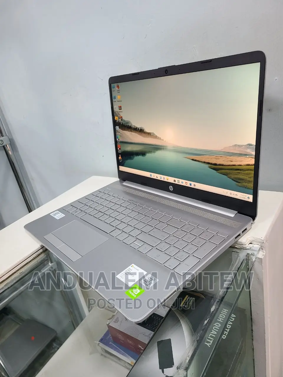 New Laptop HP Stream Notebook 8GB Intel Core I7 SSHD+SSD 1T