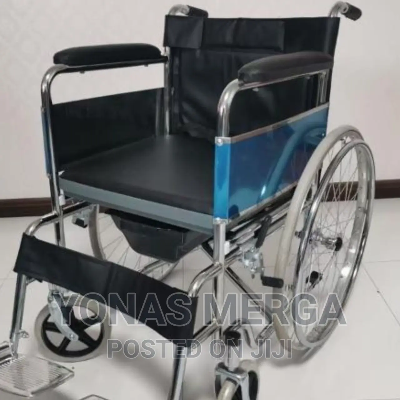 Commode Wheelchair Enlarged and Wide-Banded Portable Commode
