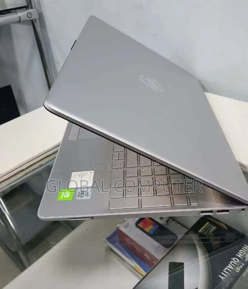 New Laptop HP Stream Notebook 8GB Intel Core I7 HDD 1T