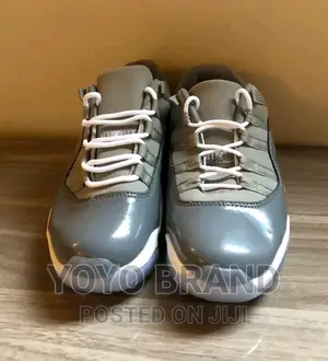 Photo - Jordan 11 Low