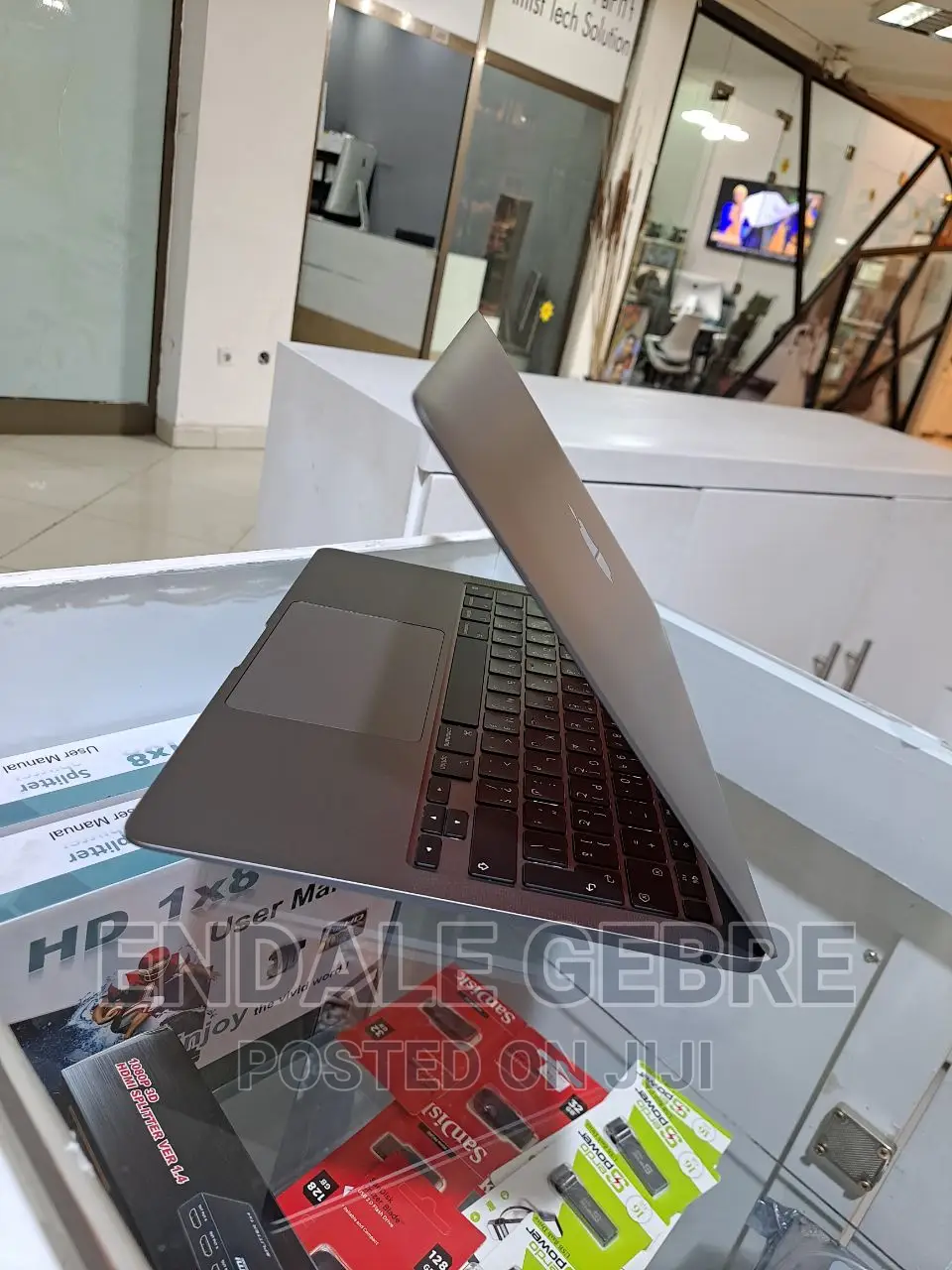 New Laptop Apple MacBook Air 2020 M1 8GB Apple M1 SSD 512GB