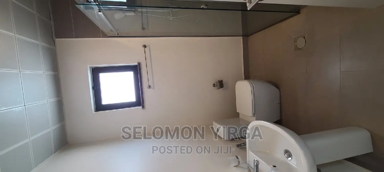 2bdrm Apartment in አድስ አበባ, Bole for rent