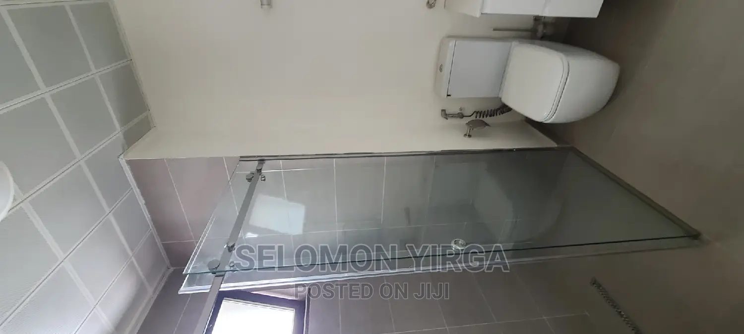 2bdrm Apartment in አድስ አበባ, Bole for rent