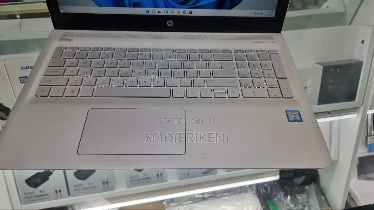 New Laptop HP Envy 15 12GB Intel Core I7 SSD 256GB