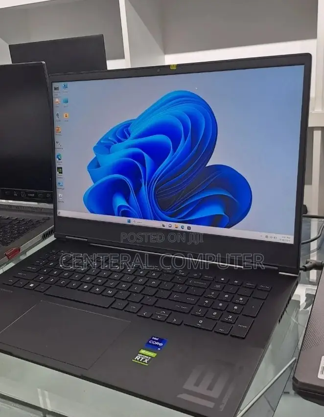 New Laptop HP Omen 16 16GB Intel Core I7 SSD 32GB