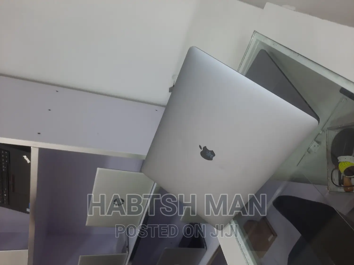 New Laptop Apple MacBook Pro 2019 16GB Intel Core I7 SSD 512GB