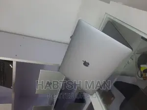 New Laptop Apple MacBook Pro 2019 16GB Intel Core I7 SSD 512GB