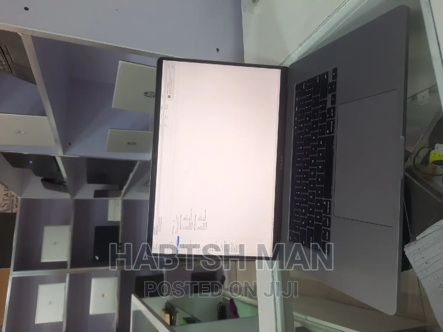 New Laptop Apple MacBook Pro 2019 16GB Intel Core I7 SSD 512GB