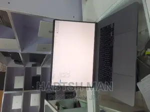 New Laptop Apple MacBook Pro 2019 16GB Intel Core I7 SSD 512GB