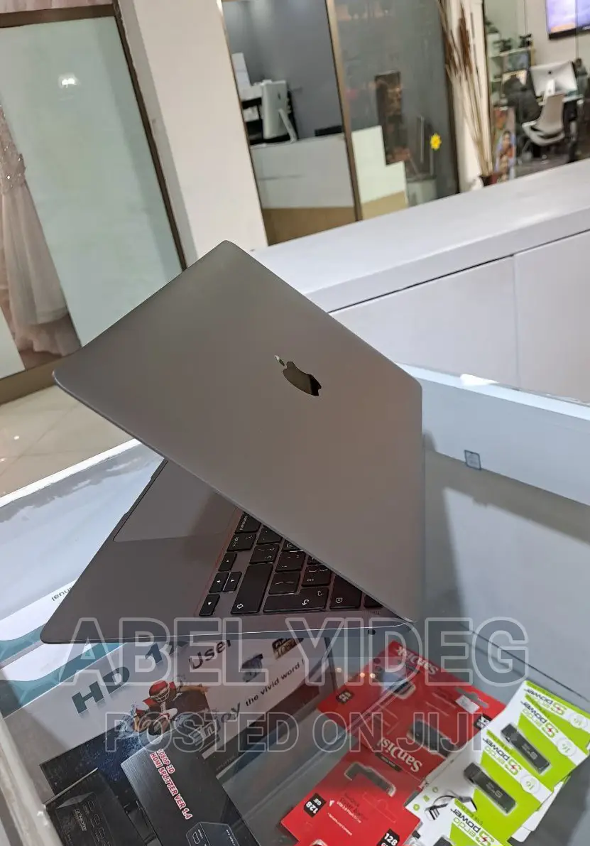 New Laptop Apple MacBook Air 2020 M1 8GB Apple M1 Pro SSD 256GB