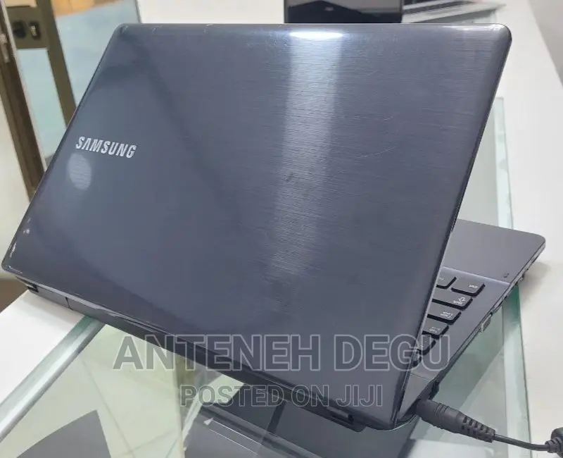 New Laptop Samsung Galaxy Book 2 4GB Intel Core I5 HDD 500GB