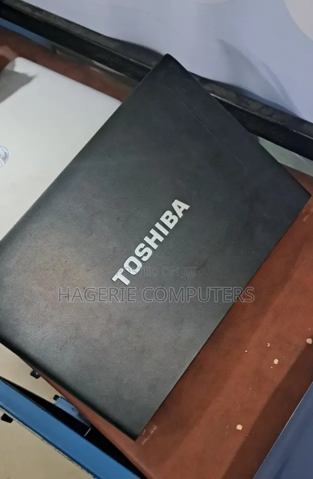 New Laptop Toshiba Tecra R10 4GB Intel Core I5 HDD 500GB